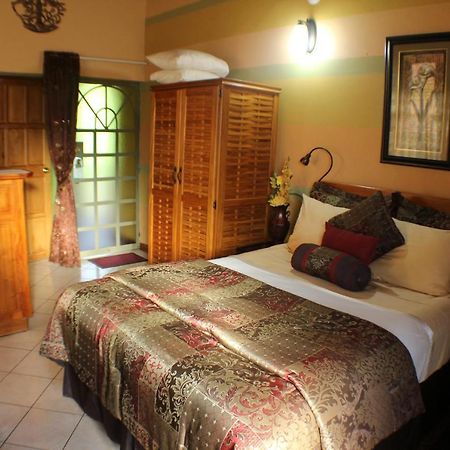 Native Abode Bed & Breakfast Bon Accord Village Exterior photo