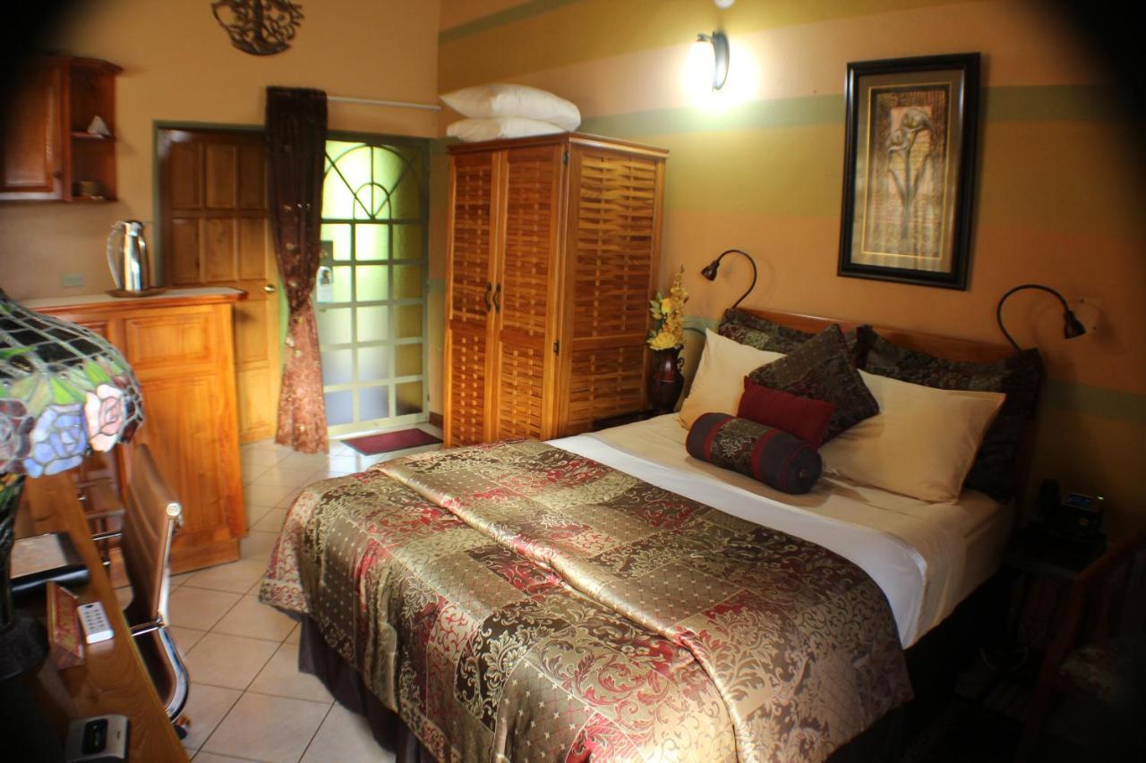Native Abode Bed & Breakfast Bon Accord Village Exterior photo