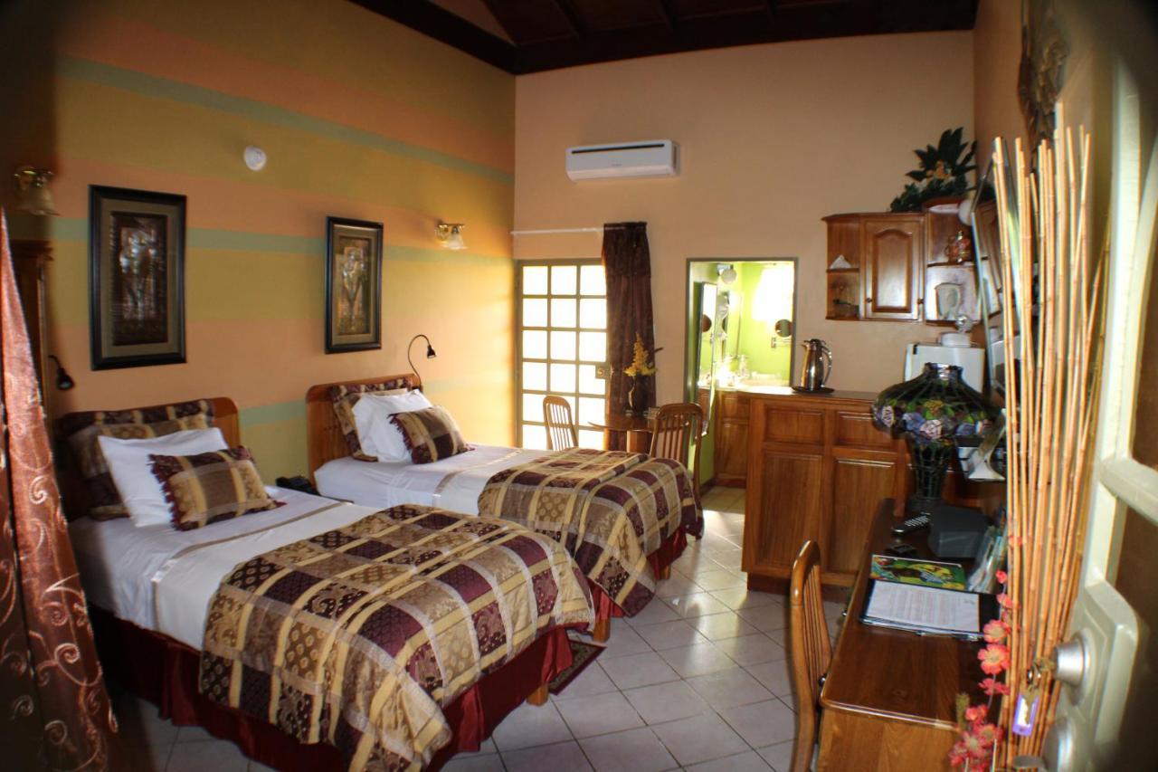 Native Abode Bed & Breakfast Bon Accord Village Exterior photo